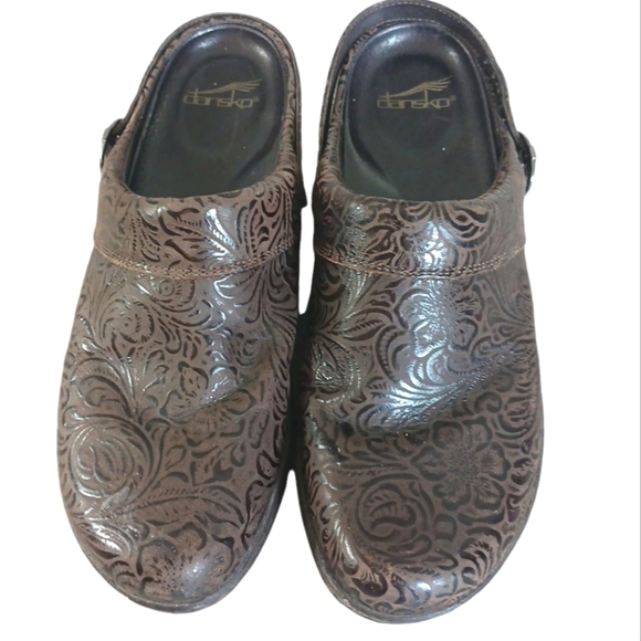 Dansko Brown Tooled Leather Clogs Slip On Shoes or Sling Back size 10-10.5 - Picture 2 of 11